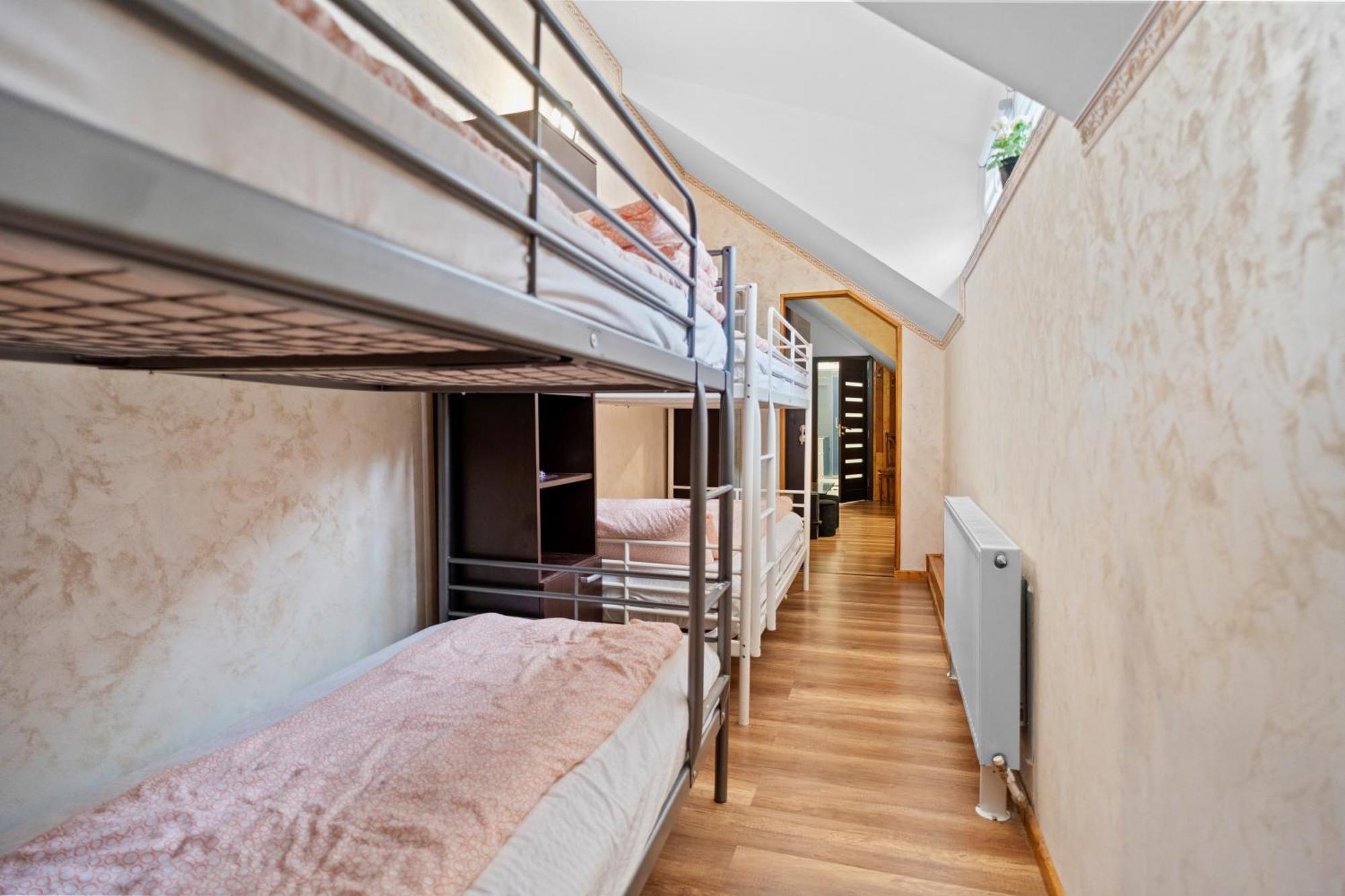 בוקרשט Luxurious Villa With Lush Garden And Huge Terrace Near Herastrau Park מראה חיצוני תמונה