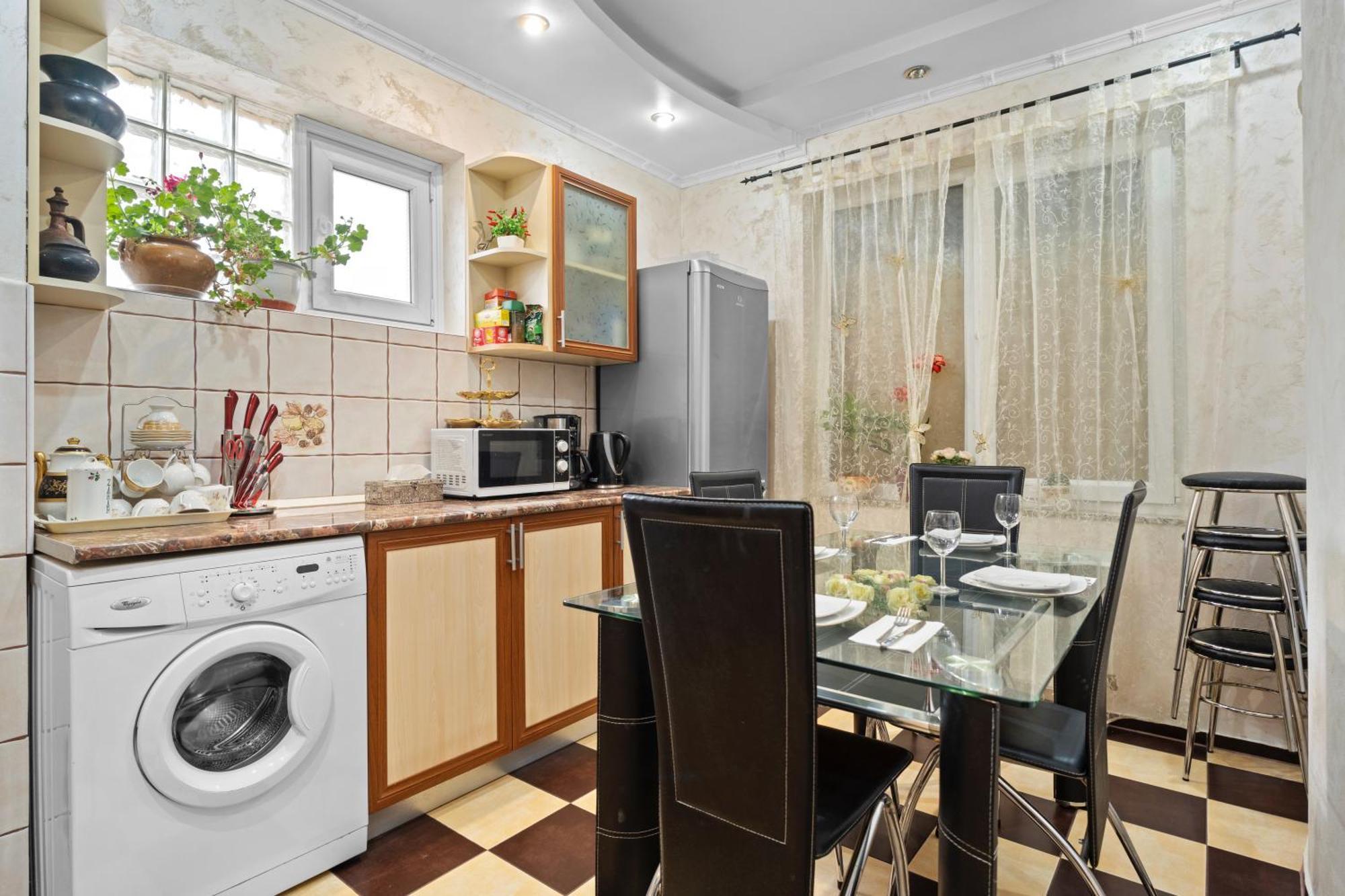 בוקרשט Luxurious Villa With Lush Garden And Huge Terrace Near Herastrau Park מראה חיצוני תמונה