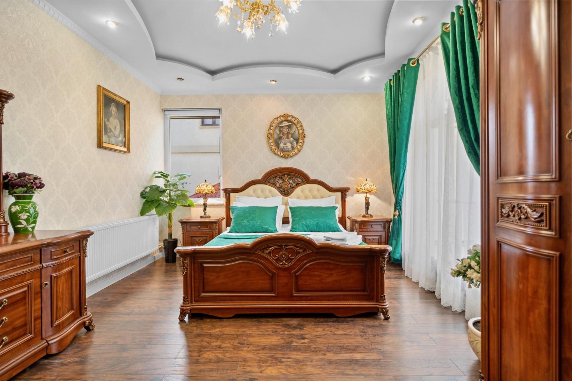 בוקרשט Luxurious Villa With Lush Garden And Huge Terrace Near Herastrau Park מראה חיצוני תמונה