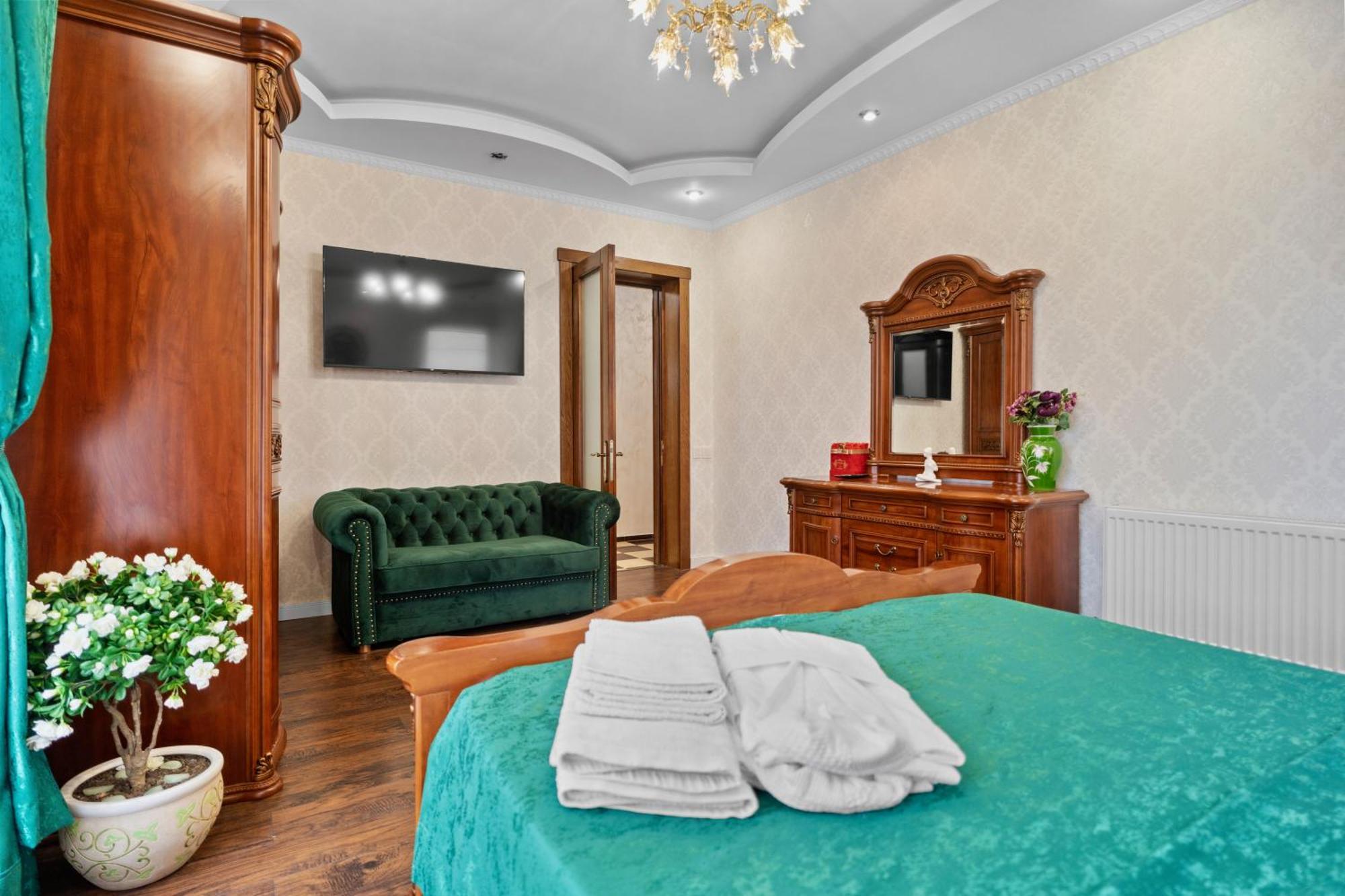 בוקרשט Luxurious Villa With Lush Garden And Huge Terrace Near Herastrau Park מראה חיצוני תמונה