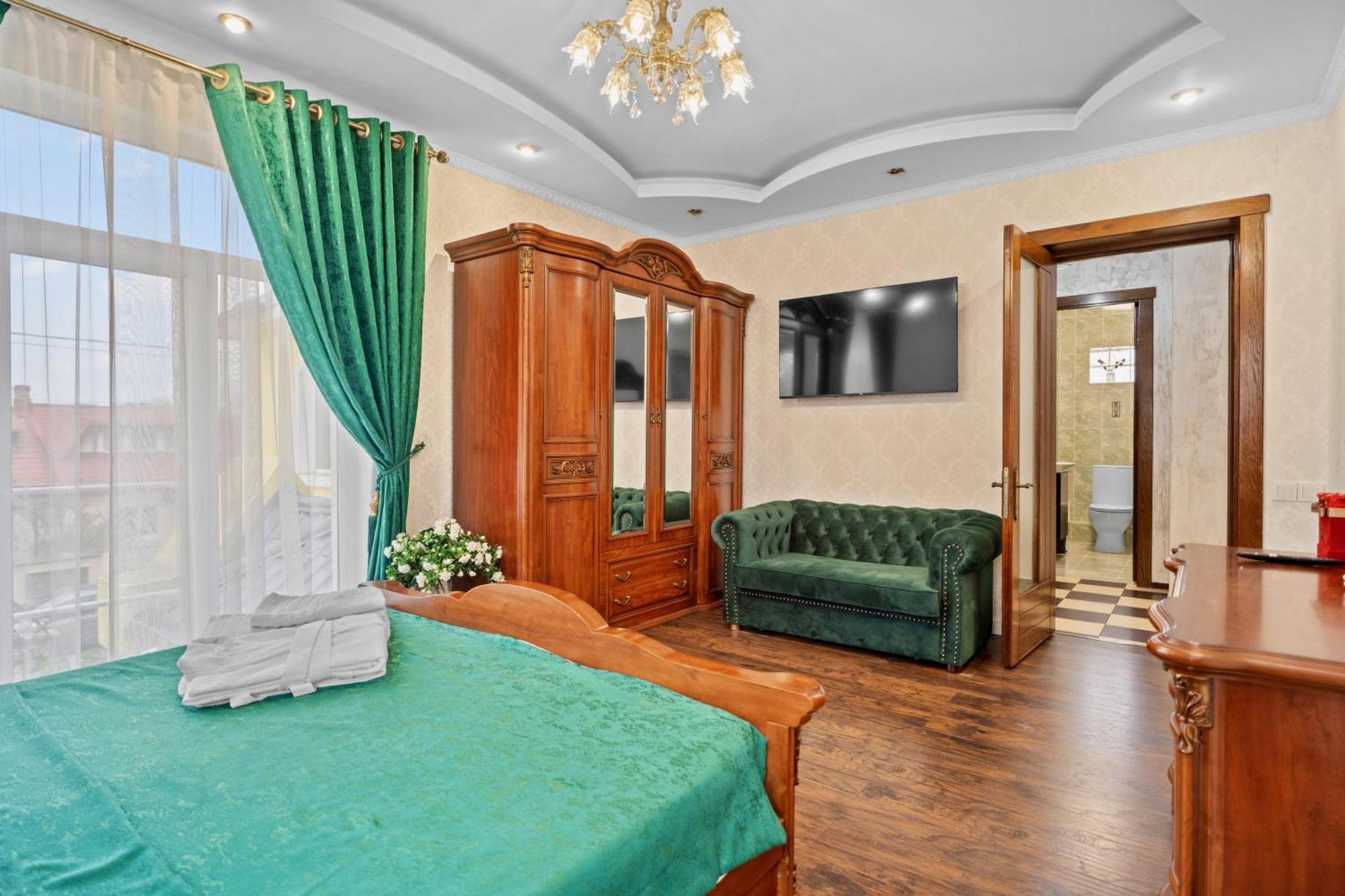 בוקרשט Luxurious Villa With Lush Garden And Huge Terrace Near Herastrau Park מראה חיצוני תמונה