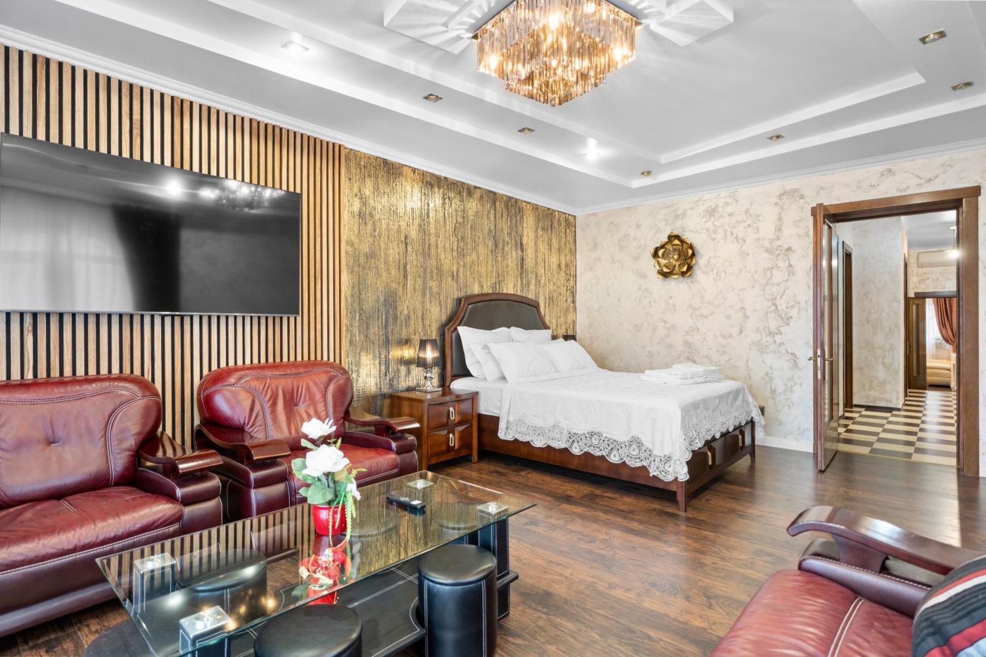 בוקרשט Luxurious Villa With Lush Garden And Huge Terrace Near Herastrau Park מראה חיצוני תמונה