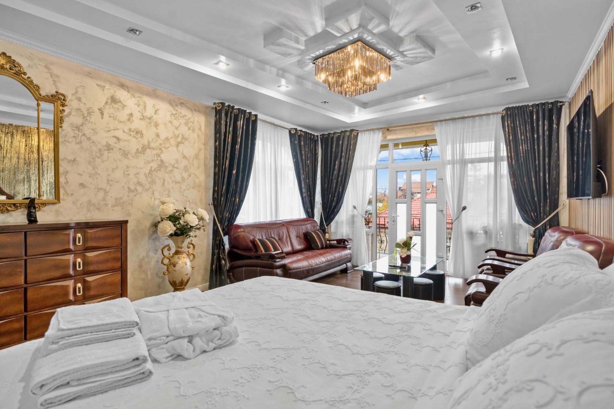 בוקרשט Luxurious Villa With Lush Garden And Huge Terrace Near Herastrau Park מראה חיצוני תמונה